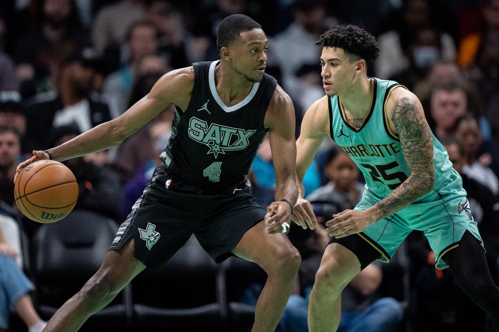 防守端稳固 防守端稳固